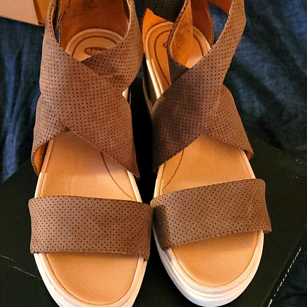 Women's suede sandals practically brand new